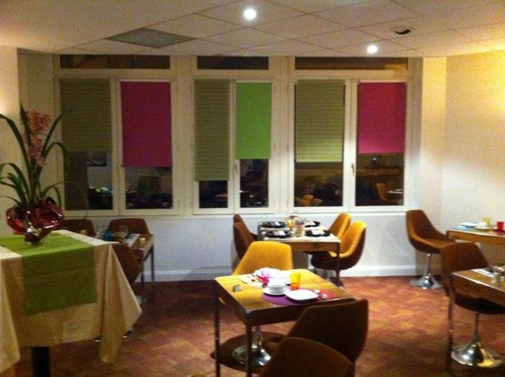 Logis Hotel De France Restaurant Le Lucullus Montmorillon Exterior photo