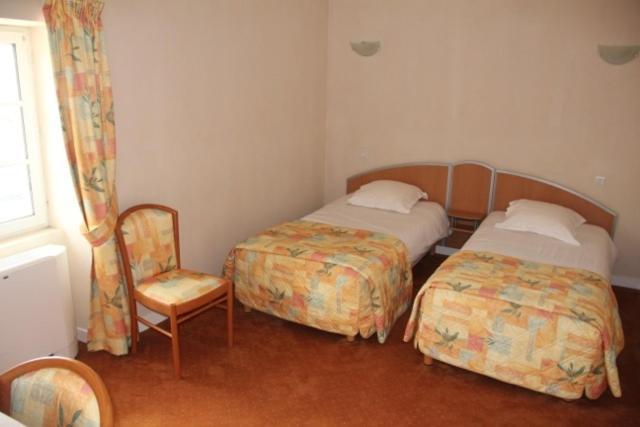 Logis Hotel De France Restaurant Le Lucullus Montmorillon Room photo